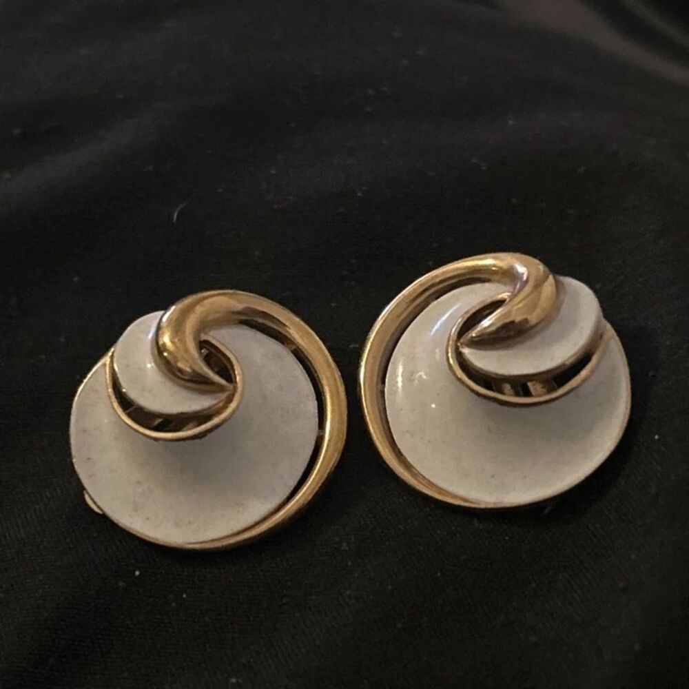 Vintage Trifari White & Gold Tone Swirl Clip-On Earrings